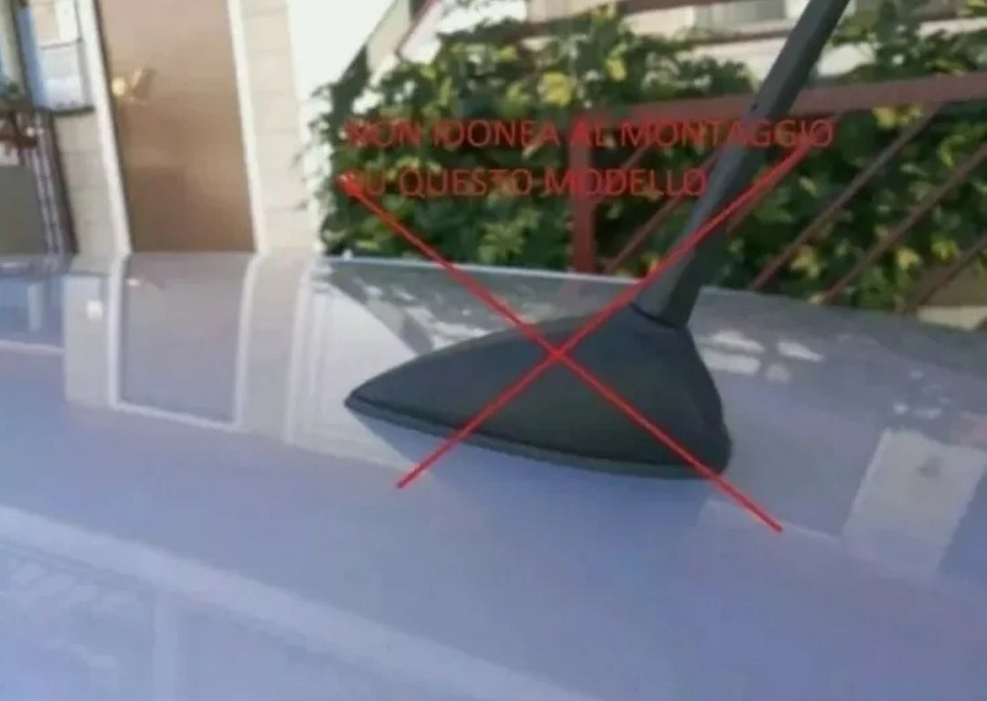 ANTENNA UNIVERSALE PINNA SQUALO TETTO AUTO CON SEGNALE RADIO BIANCO
